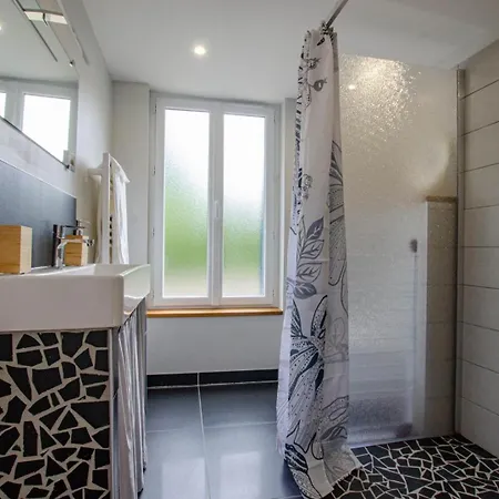 Holiday home Les Volets Bleus & Les P'tits Cailloux