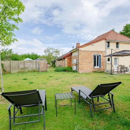 Holiday home Les Volets Bleus & Les P'tits Cailloux