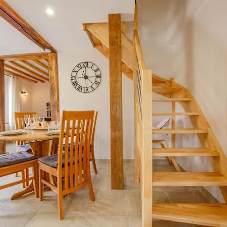 Les Volets Bleus & Les P'tits Cailloux Holiday home